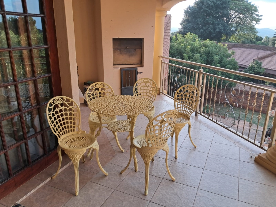 6 Bedroom Property for Sale in Safari Gardens North West
